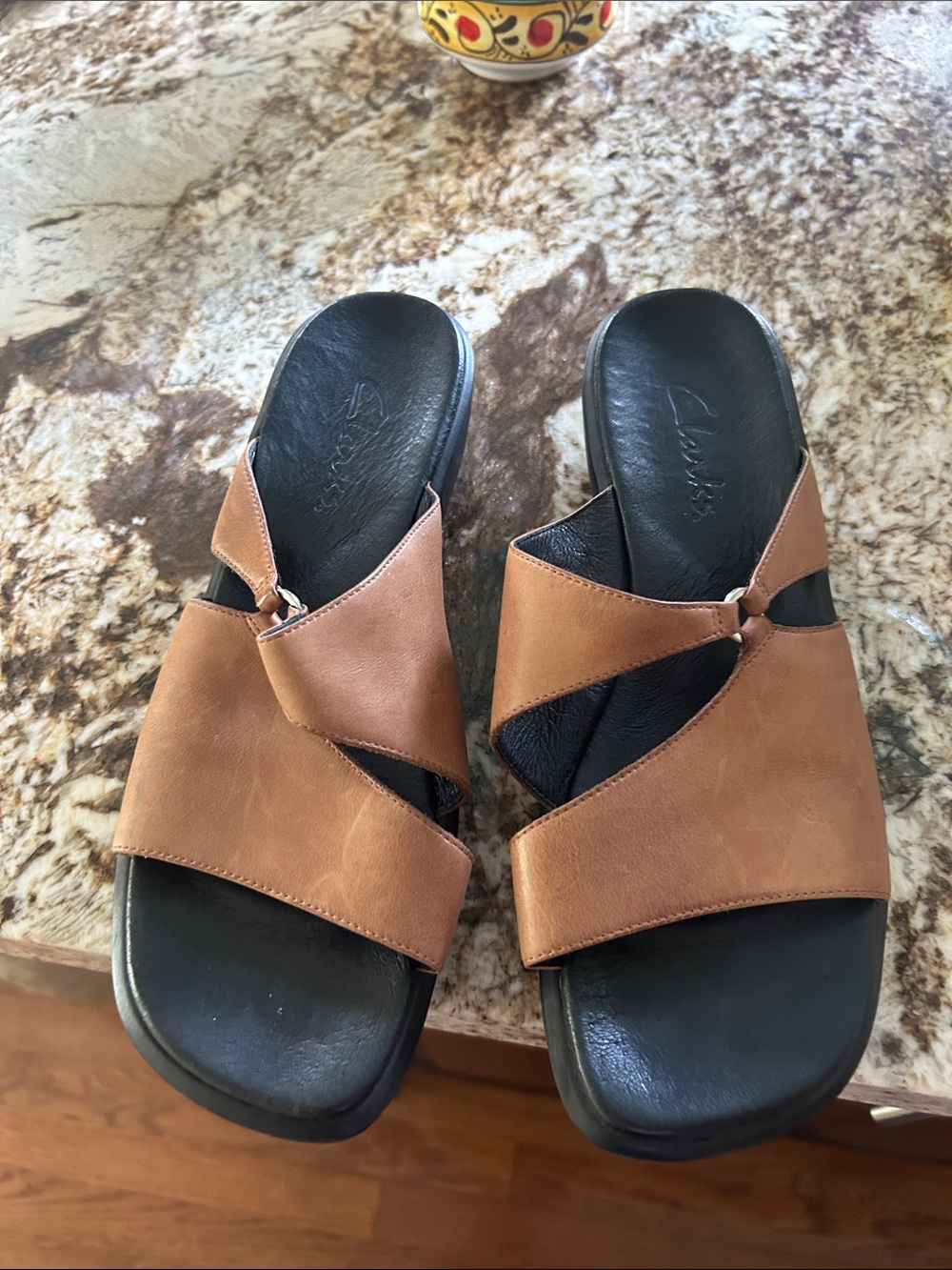 Clarks Men’s Tan Leather Crossover Slide Sandals